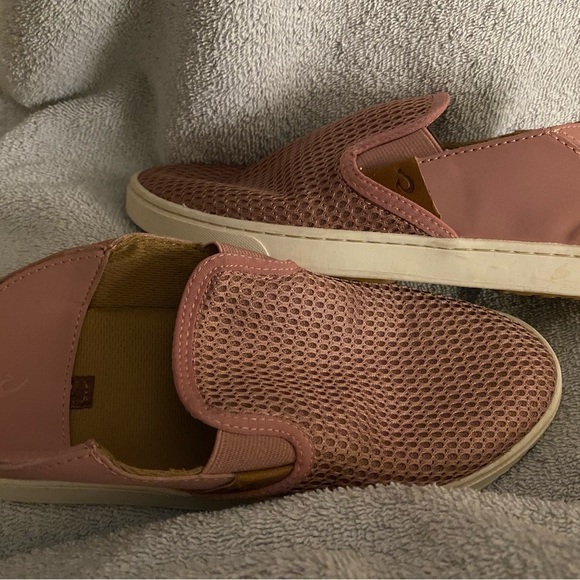 Olukai Size 8 - Picture 4 of 4